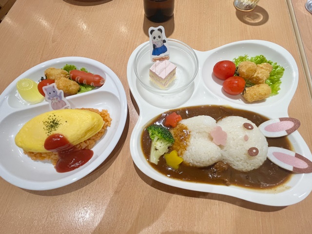 シルバニア森のキッチンのオムライスとカレー