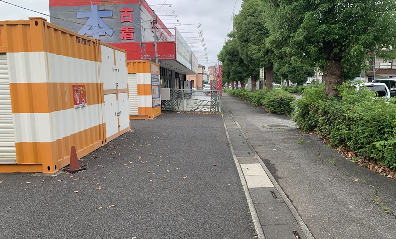 オレンジコンテナ越谷東大沢の入口