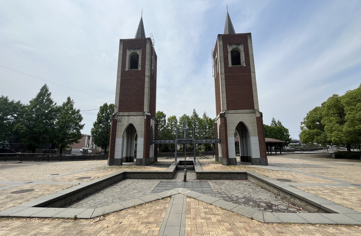 鷺高第五公園(キャンベルタウン公園)の時計台の写真